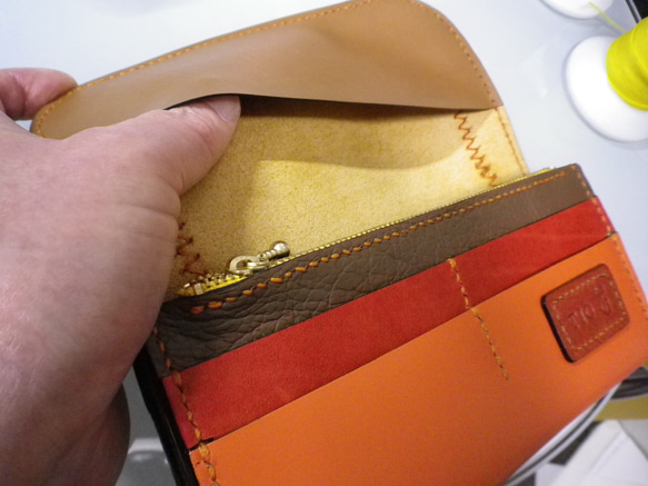 【送料無料】ツートンカラー　オレンジとイエローの総手縫い本革長財布　ＴＩＯーＮ０４１ 12枚目の画像
