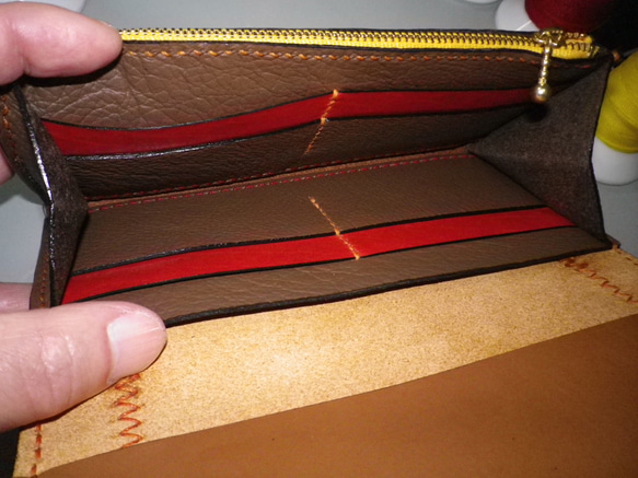 【送料無料】ツートンカラー　オレンジとイエローの総手縫い本革長財布　ＴＩＯーＮ０４１ 9枚目の画像