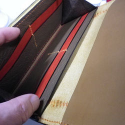 【送料無料】ツートンカラー　オレンジとイエローの総手縫い本革長財布　ＴＩＯーＮ０４１ 10枚目の画像