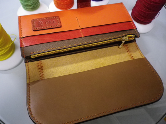 【送料無料】ツートンカラー　オレンジとイエローの総手縫い本革長財布　ＴＩＯーＮ０４１ 3枚目の画像