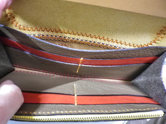 【送料無料】ツートンカラー　オレンジとイエローの総手縫い本革長財布　ＴＩＯーＮ０４１ 11枚目の画像