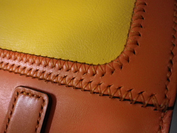 【送料無料】ツートンカラー　オレンジとイエローの総手縫い本革長財布　ＴＩＯーＮ０４１ 15枚目の画像