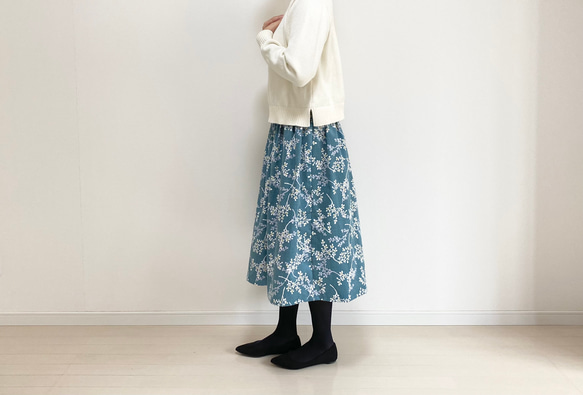 ♦︎北欧リーフ柄　コーデュロイギャザースカート   エメラルドブルー 2枚目の画像