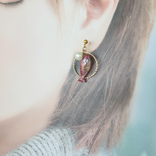鯛のピアス☆めでたい！✴️ピアス☆縁起物☆さくら色 魚ピアス 魚  