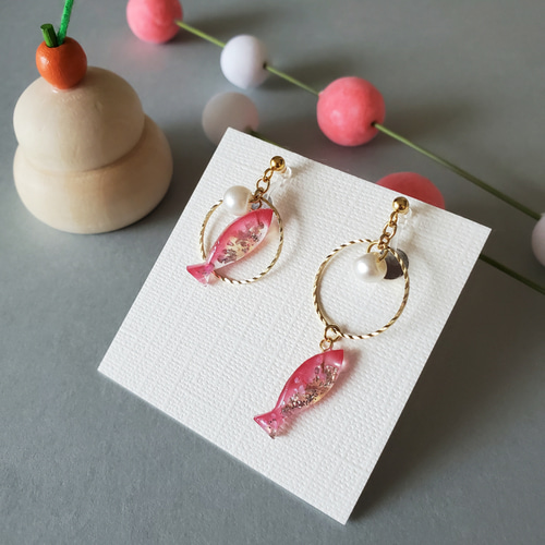 鯛のピアス☆めでたい！✴️ピアス☆縁起物☆さくら色 魚ピアス 魚  