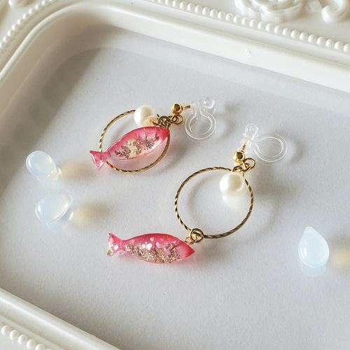 鯛のピアス☆めでたい！✴️ピアス☆縁起物☆さくら色 魚ピアス 魚  