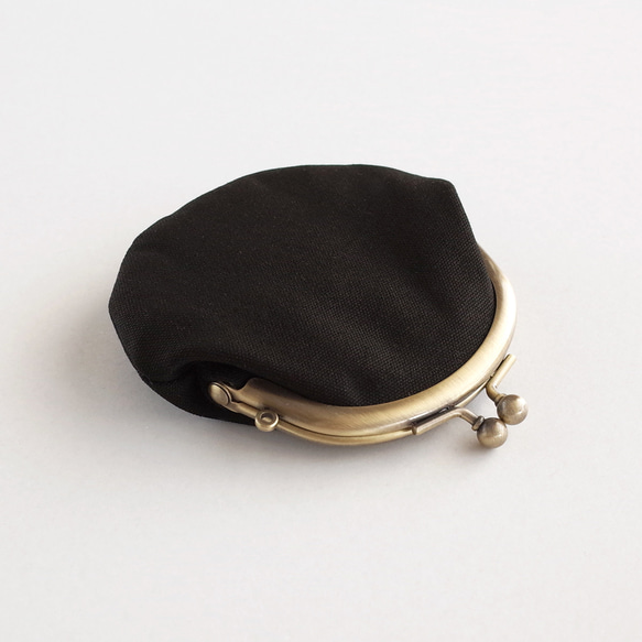 刺繍モチーフのぽってりかわいい小さいがま口ポーチ（ミニ財布）ブラック・ブラウン 8枚目の画像