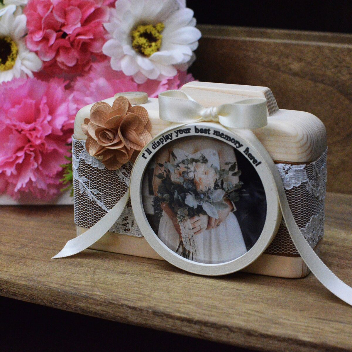 冬限定2025 結婚記念日を刻印してプレゼント！レース付カメラ型フォトフレーム（キャメル）