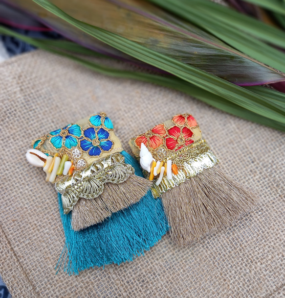 ハワイアン風ブローチ(ターコイズブルー色・フラガール風・バッグチャーム・珊瑚・貝殻・トロピカル・インド刺繍リボン) 7枚目の画像