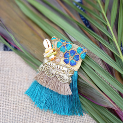 ハワイアン風ブローチ(ターコイズブルー色・フラガール風・バッグチャーム・珊瑚・貝殻・トロピカル・インド刺繍リボン) 3枚目の画像