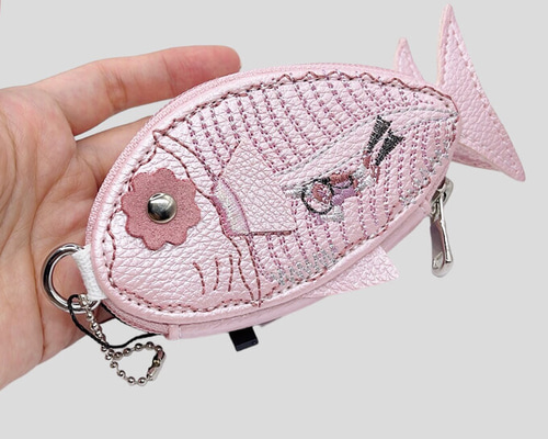 お纏めリクエスト＊刺繍のバッグ♡コインケース♡チャームなど♡ e99c32ca974aa978a91ac0fe9d65cb