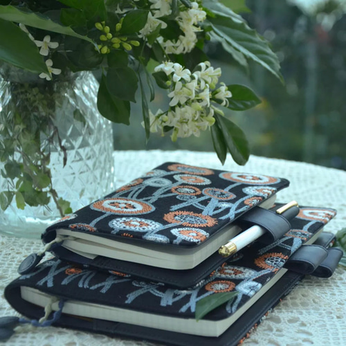 希少なオレンジ A6ハンドメイド 手帳カバーケース ミナペルホネン