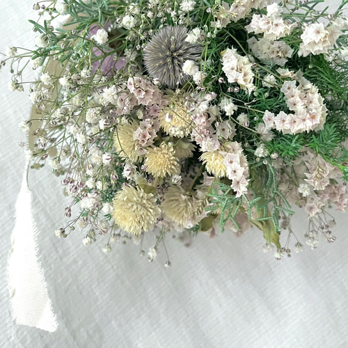 かすみ草とコニファー Mサイズ /ドライフラワー スワッグ 花束 リース  