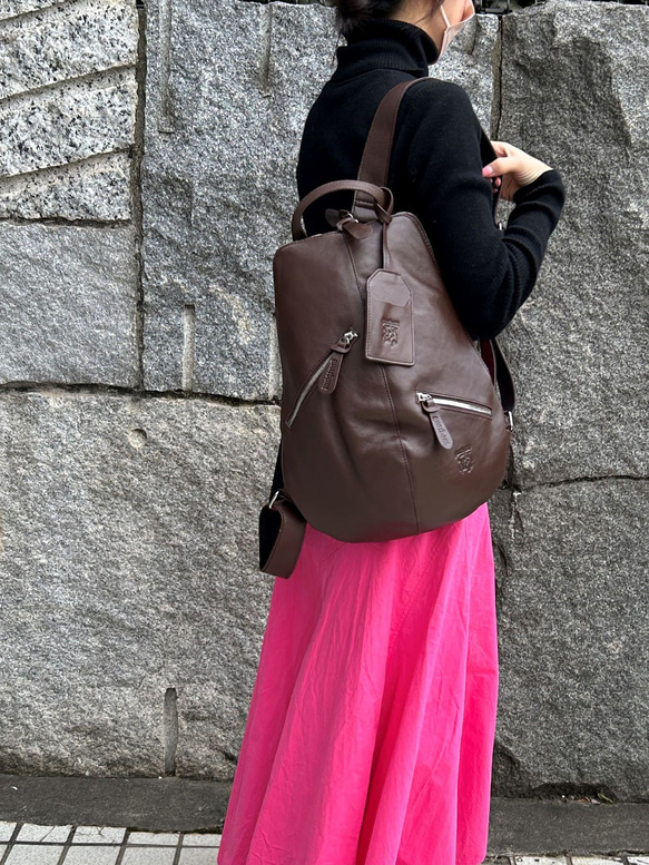 <50％OFFSALE> 【カードケース付き カラフルビーンズリュックR 】レザーリュック（本革) CHOCO 2枚目の画像