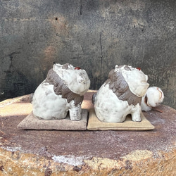 ぷふー、ぶふー狛犬　座布団（極小）付き　Ｏ-187-188　陶製　/Komainu/陶瓷狗雕像 3枚目の画像