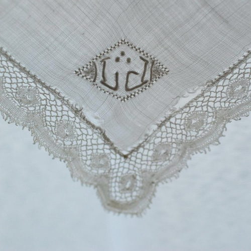 アンティーク ボビンレース モノグラム刺繍LD ハンカチ25cm×25cm
