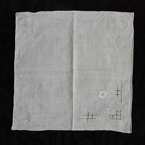ヴィンテージ 白糸刺繍 アップリケ ハンカチ 製作途中 25.5cm×25.5cm [2829] 8枚目の画像