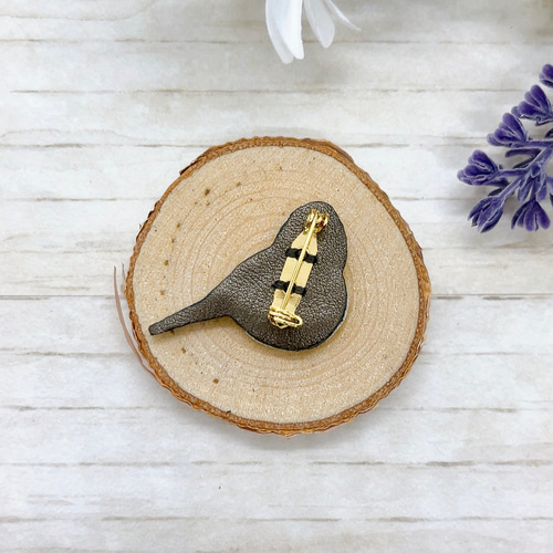 セキセイインコ グリーン 刺繍 ブローチ（ インコ 鳥 小鳥 ） ブローチ