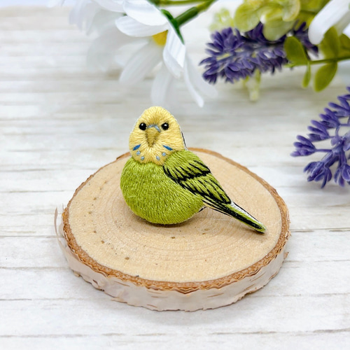 セキセイインコ グリーン 刺繍 ブローチ（ インコ 鳥 小鳥