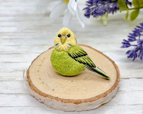 セキセイインコ グリーン 刺繍 ブローチ（ インコ 鳥 小鳥
