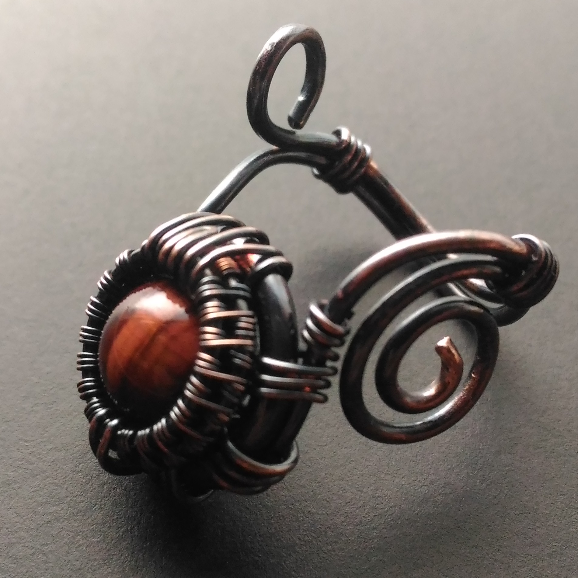 【指輪】アンティーク調・天然石・レッド・タイガーアイ・リング「369-snail ring-003」