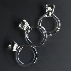 氷の指輪とリングスタンド　ピアスorネックレスの３点セット　 5枚目の画像