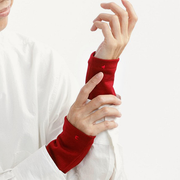紅色紅色冬季協調軟臂保暖器 100% 高品質羊毛傳統手套 免費送貨 第1張的照片