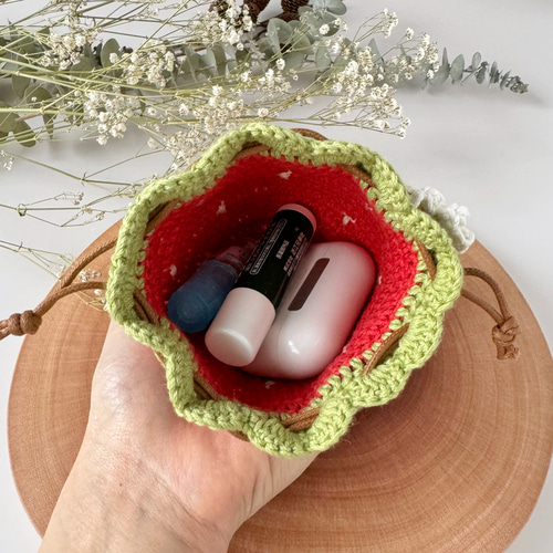 ぷっくり苺の巾着ポーチ 小物入れ 厚手 ハンドメイド 巾着袋