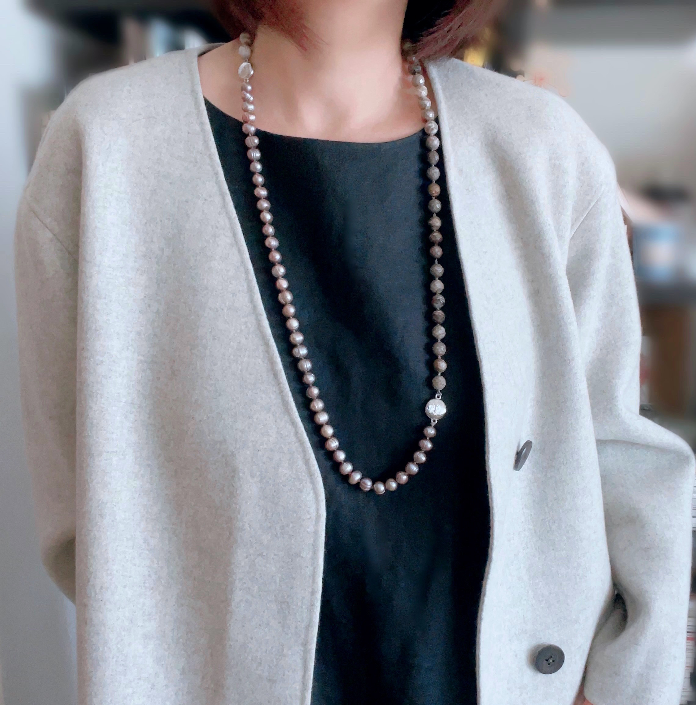 2本でロングに 秋色シルバーリーフジャスパーとパールのチョーカーネックレス