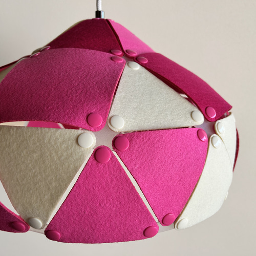 フェルト製ランプシェード ペンダントライト ドーム型 ビビッドピンク