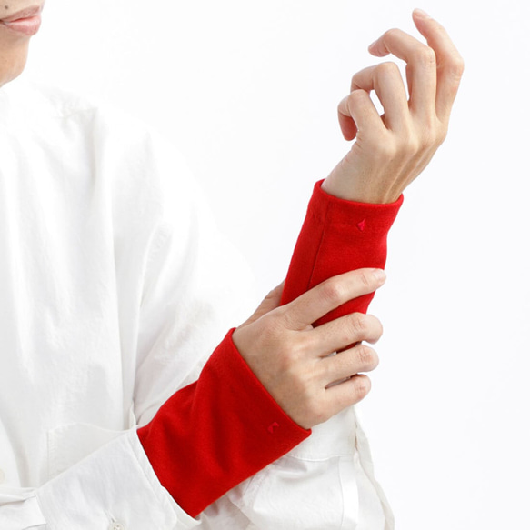 レッド 赤 冬 コーデ やわらかい アームウォーマー 上質ウール100