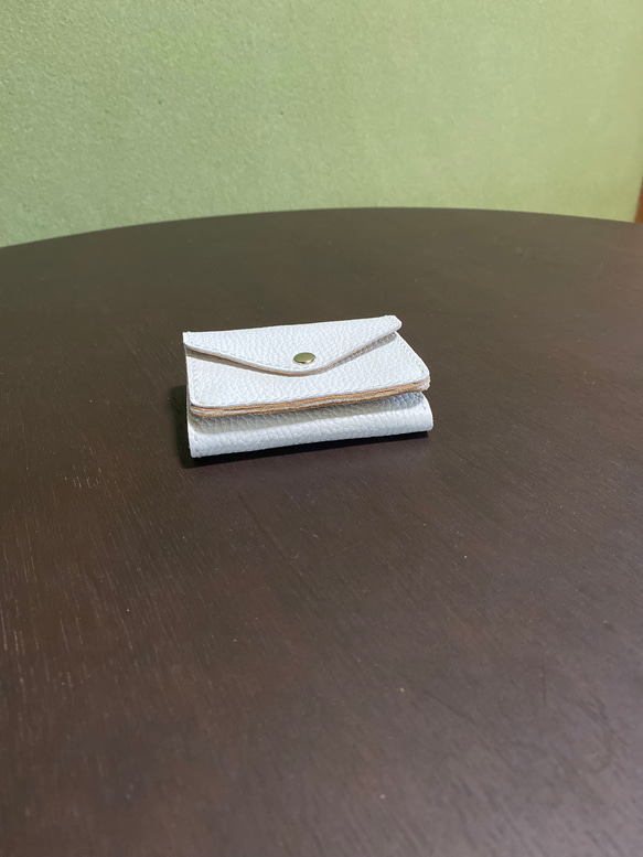 イタリア産アドリア牛革の三つ折りミニ財布『純白』 3枚目の画像