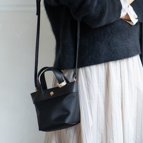 撥水ナイロン 本革 ミニショルダーバッグ 超軽量 2way トート 舟形