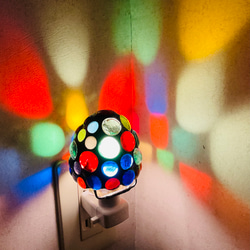 光るきのこのおやすみランプ009 コンセント式 LED ステンドグラス 1枚目の画像