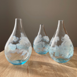 青空と雲の花瓶 Mサイズ 手作り吹きガラス作品で心豊かに 一輪挿し