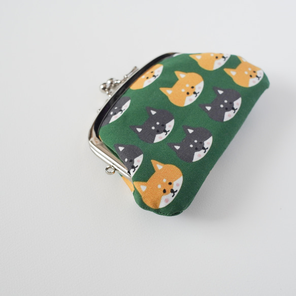 【名入れ無料】スッポリ手に納まる　柴犬のミニ財布　緑 3枚目の画像