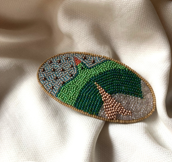 SALE  birdビーズ刺繍バレッタ　星と鳥 1枚目の画像