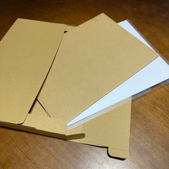 【Shield】 ボタニカルアート インテリア 1枚目の画像