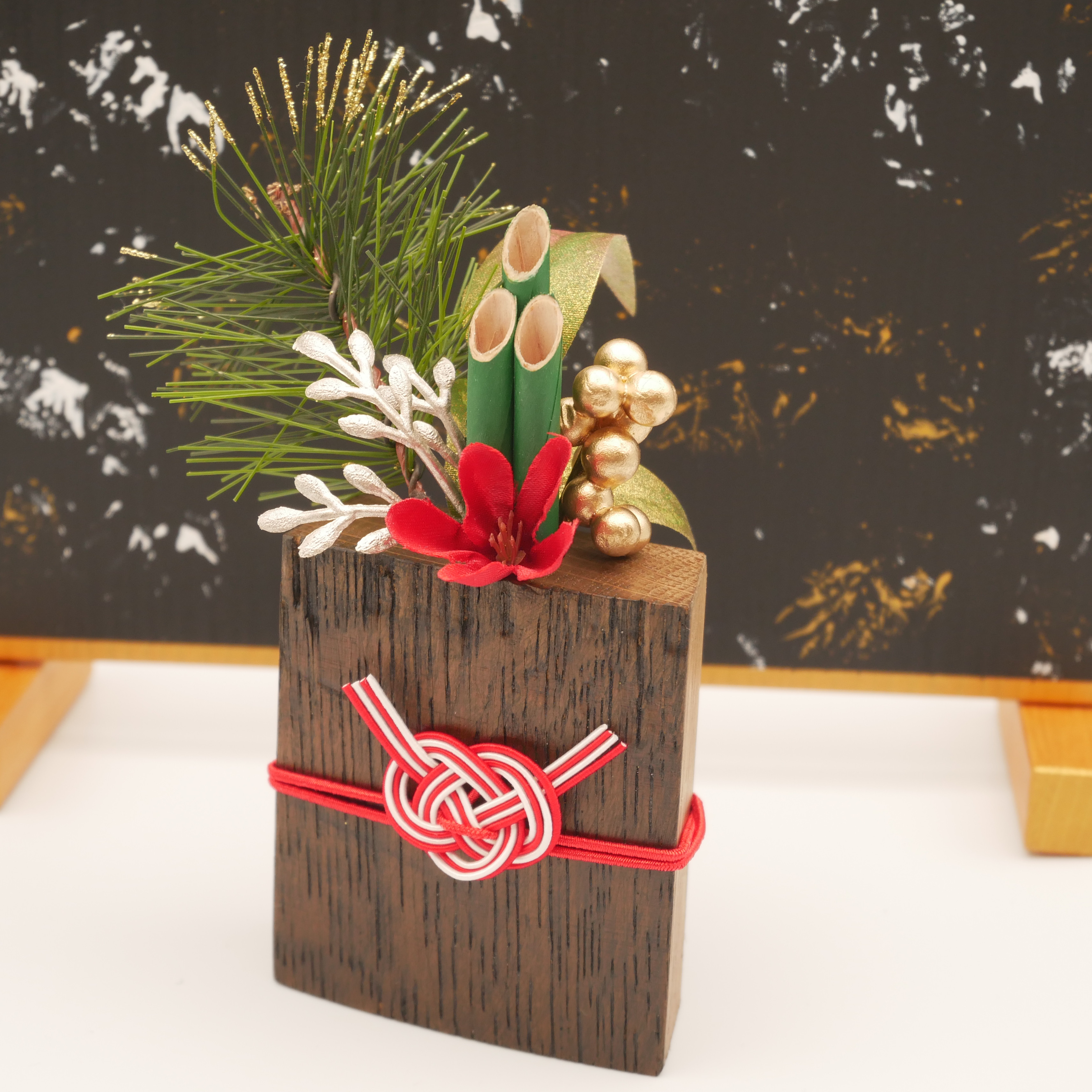 正月飾り　彫漆掛け軸 ウイスキー樽オークのシックな門松 漆仕上げ 正月／正月飾り／鏡もち