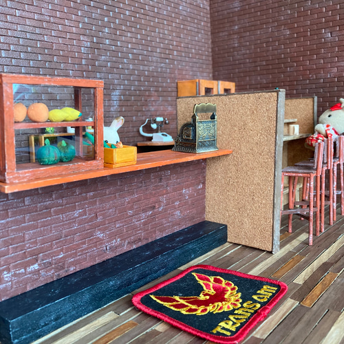 036】レンガ壁のバーカウンター（Brick wall bar counter） その他置物