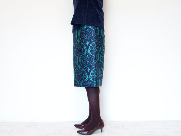 Covent Garden Green - 錦緞圖案帥氣緊身裙 第8張的照片
