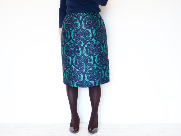 Covent Garden Green - 錦緞圖案帥氣緊身裙 第12張的照片