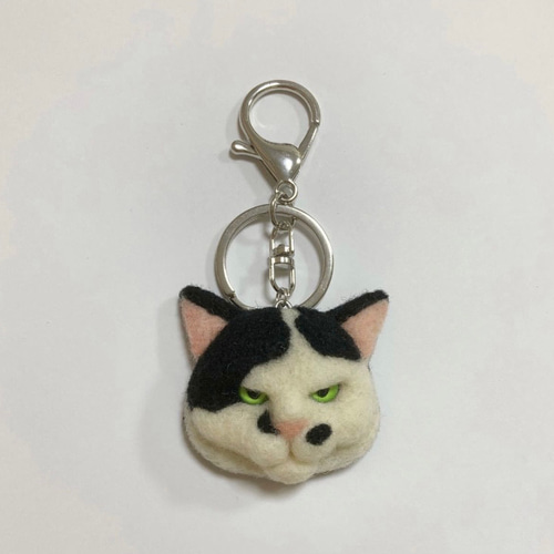 羊毛フェルト 猫キーホルダー 黒ブチ猫 キーホルダー まめちま 通販