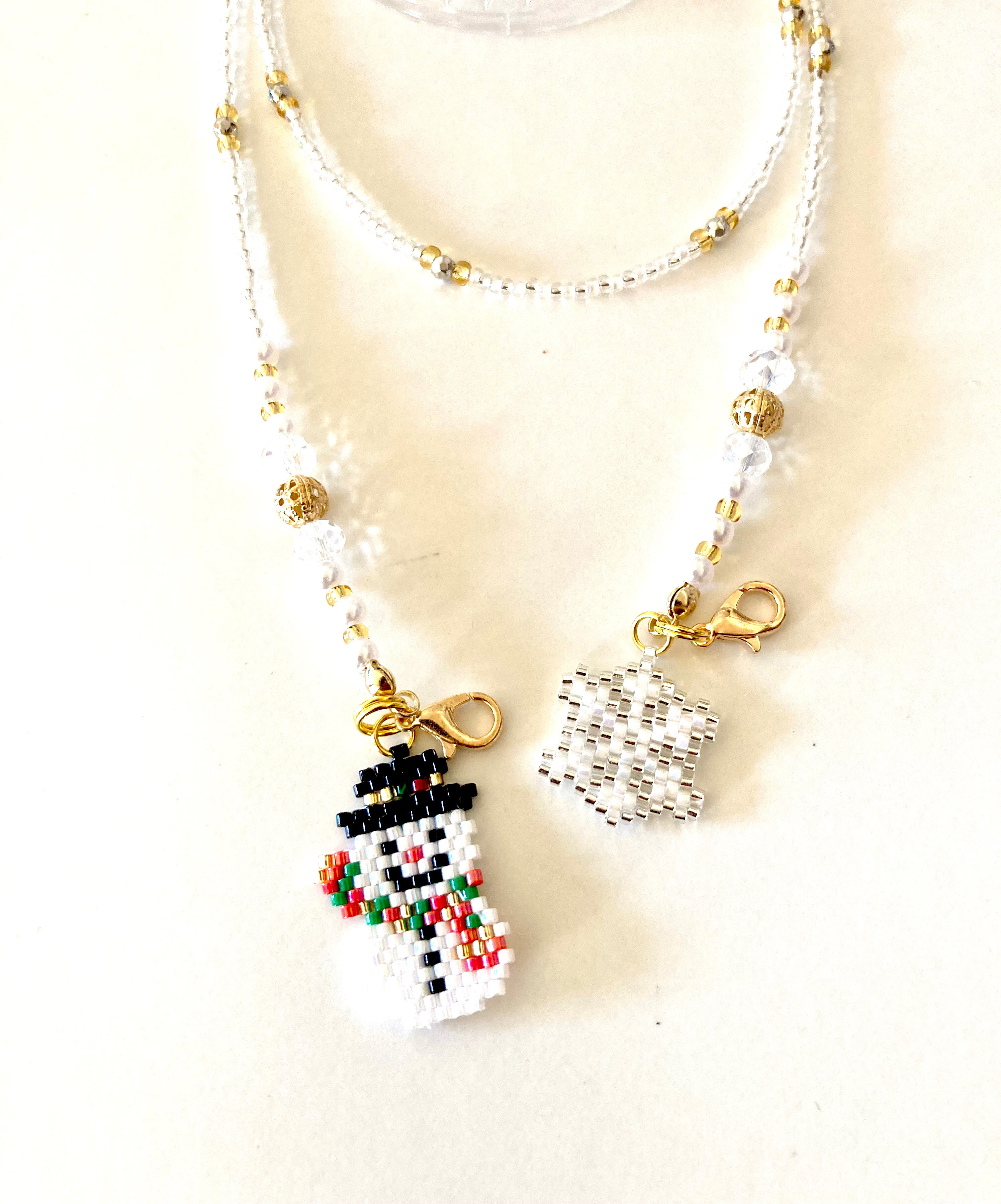 ♪❤️ スノーフレーク　雪　結晶　パール　メガネチェーン　マスクチェーン ♪❤️ スノーフレーク 雪 結晶 パール メガネチェーン マスクチェーン