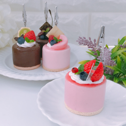 フェイクスイーツ◇苺＆ピスタチオムースのフレジェ風X'mas