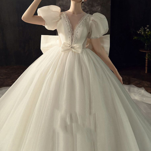 憧れのドレス パフスリーブ リボン華やかな引き裾 パフスリーブ  