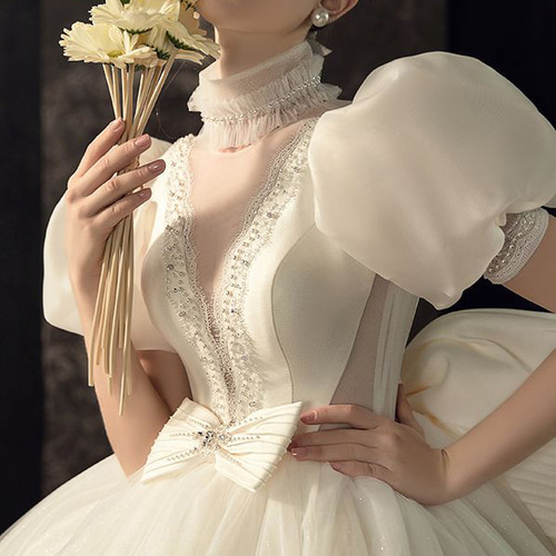 憧れのドレス パフスリーブ リボン華やかな引き裾 パフスリーブ  