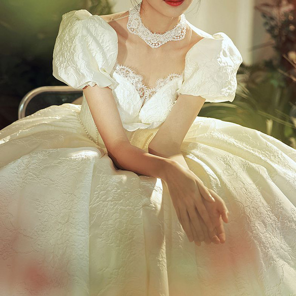 アンティークなドレス ビスチェドレスパフスリーブロングトレーン背中