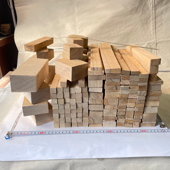 樫 乾燥材 端材 平 角 ブロック20kg(Ｅ2101)杭 DIY木工 彫刻 大工道具 柄 ばち ヌンチャク 拍子木 2枚目の画像
