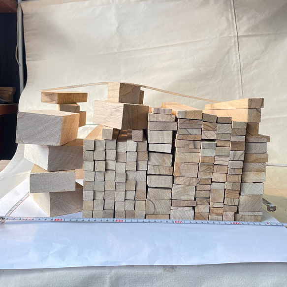 樫 乾燥材 端材 平 角 ブロック20kg(Ｅ2101)杭 DIY木工 彫刻 大工道具 柄 ばち ヌンチャク 拍子木 3枚目の画像